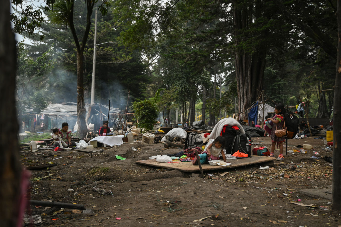 Foto de la comunidad organizando el parque para partir
