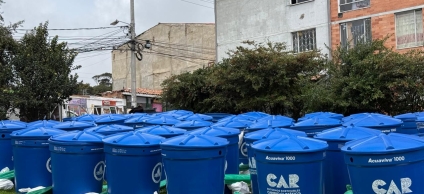 Entrega de 100 kits para la recolección y almacenamiento de aguas lluvias a familias campesinas de la localidad.