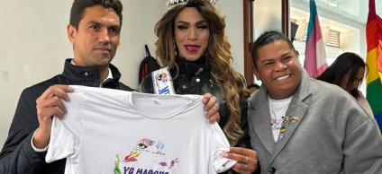 Izada de bandera LGBTI en Los Mártires 