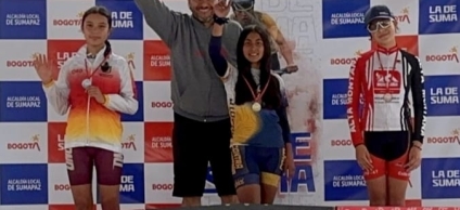 Llegada a la meta de categoría infantil de Short Track