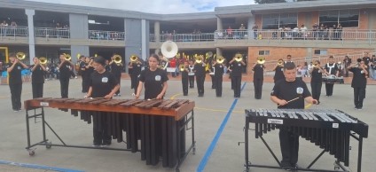 Fotografía de la banda marcial de un colegio en Bogotá
