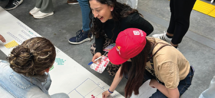 Red Innova Local promueve en Bogotá decisiones con voz ciudadana, aplicando innovación y enfoque conductual para enfrentar residuos y acoso callejero.