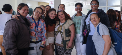 Entrega de incentivos alimentarios a mujeres gestoras de convivencia en Tunjuelito