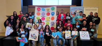Foto de grupo con las y los participantes del evento