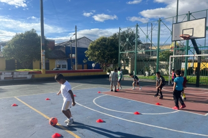 Estos espacios están diseñados para fomentar el deporte, la disciplina y la sana convivencia en la comunidad.