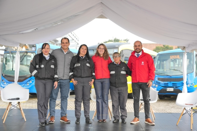Cien mujeres serán capacitadas y empleadas como conductoras del Sistema de Transporte Público de Bogotá