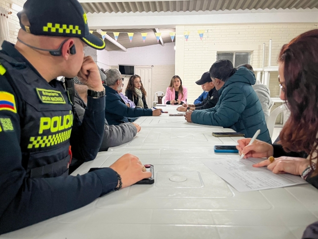 Antonio Nariño avanza en seguridad con la entrega de alarma comunitaria en el barrio 5 de noviembre
