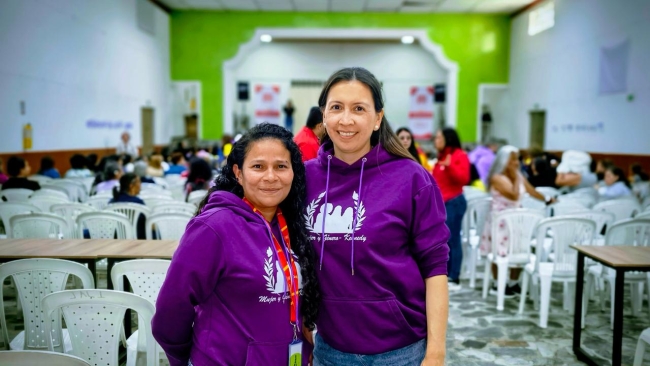 Con caminatas en Kennedy se promueve el bienestar de mujeres cuidadoras