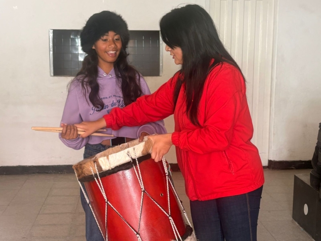 Entrega de insumos culturales en Usme