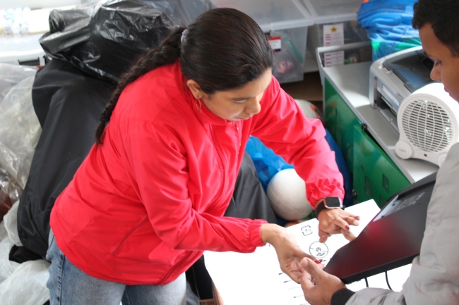 Entrega de computadores y tecnología en colegios de Usme