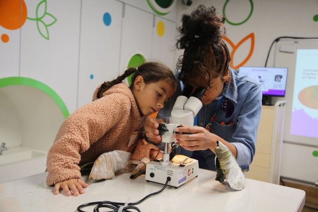 Estudiantes de Kennedy presentarán proyectos de inteligencia artificial, drones e impresión 3D en foro STEM