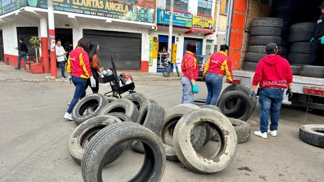 Retiramos 347 llantas para proteger salud y medio ambiente local.