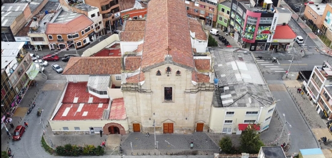 Vive la Semana Santa en Antonio Nariño recorriendo sus iglesias, barrios tradicionales y apoyando el comercio local en Bogotá.