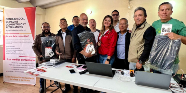En Puente Aranda, los medios comunitarios debatieron sobre su importancia y papel en el territorio