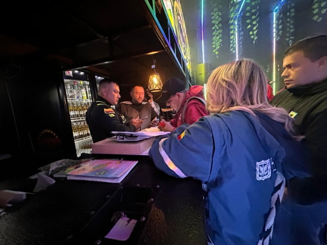 Operativo en Bogotá: tres establecimientos suspendidos en zona de rumba de Antonio Nariño