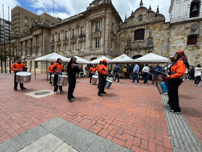 La Alcaldía Local de Santa Fe conmemoró el 9 de abril con una jornada de memoria, reconocimiento y dignificación de las víctimas del conflicto armado en el centro de Bogotá.