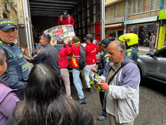 Un establecimiento fue sellado por 3 días por almacenar material ilegal y no contar con la documentación completa.  