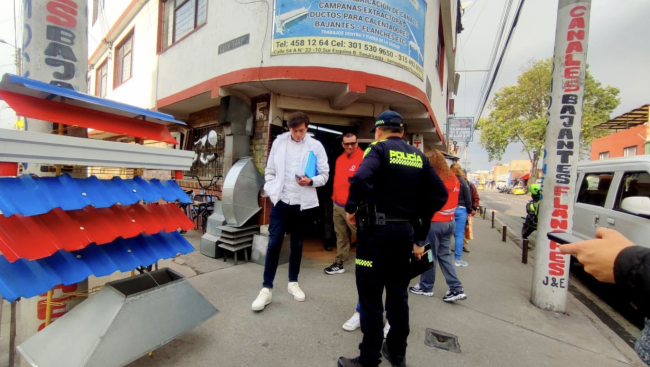 Operativo de control a comercios en el barrio Carmen, Tunjuelito