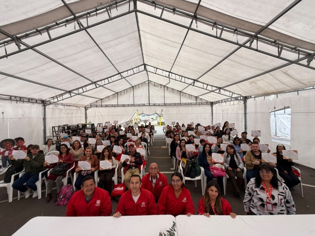 Imagen de emprendedores reunidos en alcaldía 