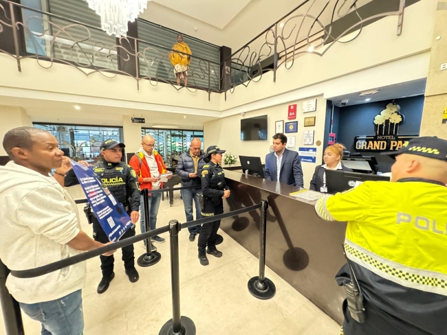 La Alcaldía Local de Santa Fe y la Policía de Turismo realizaron jornada de verificación en hoteles con piscinas para revisar condiciones de seguridad y cumplimiento de la Ley 1209 de 2008. 