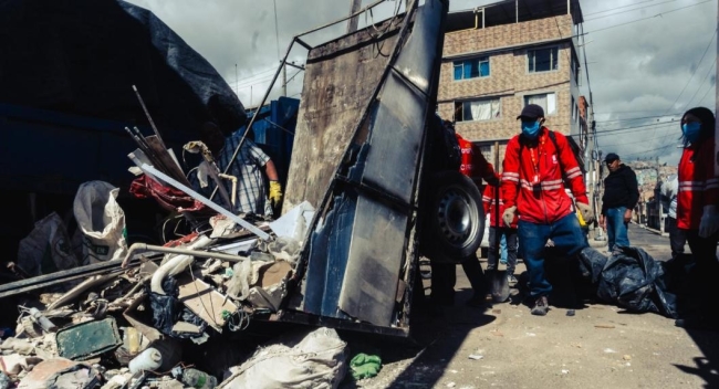 Fotografía relacionada con: Recuperados 30 metros cuadrados de espacio público durante el desmonte de estructuras no convencionales en Abraham Lincoln
