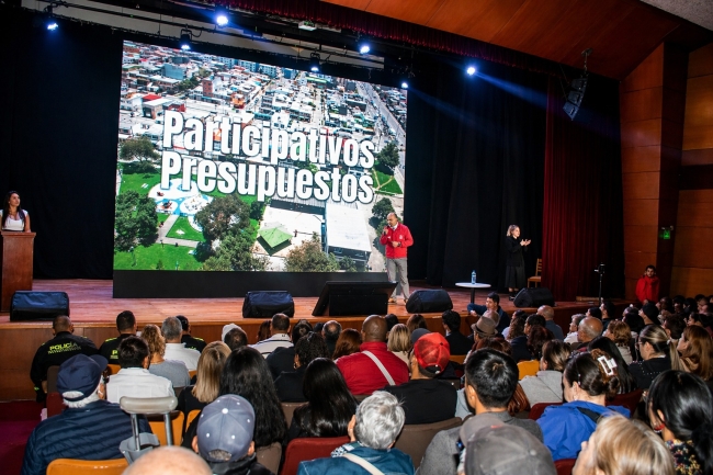 Alcalde Víctor Hugo Huertas en la rendicion de cuentas 
