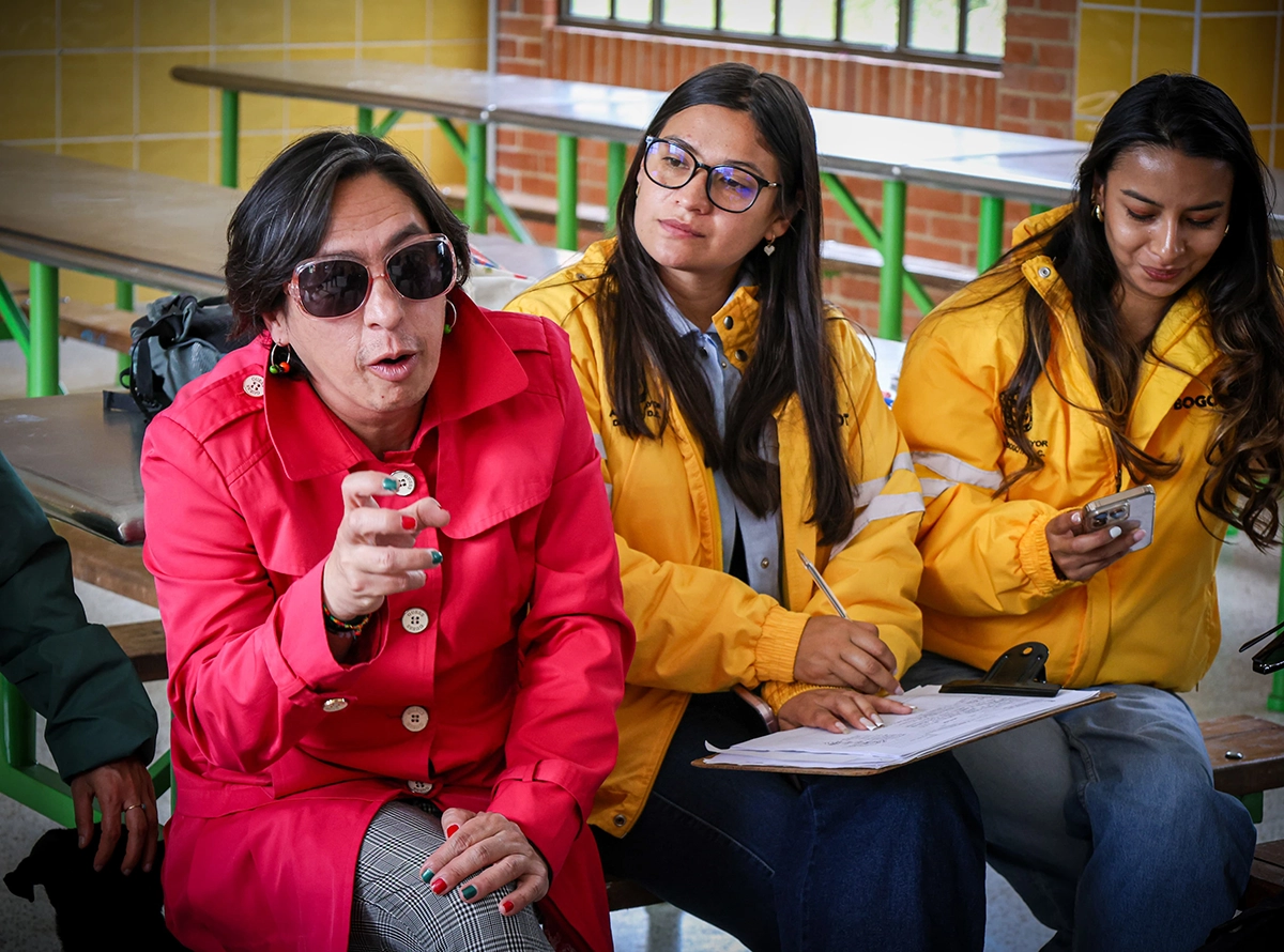 Foto de personas participando en el taller