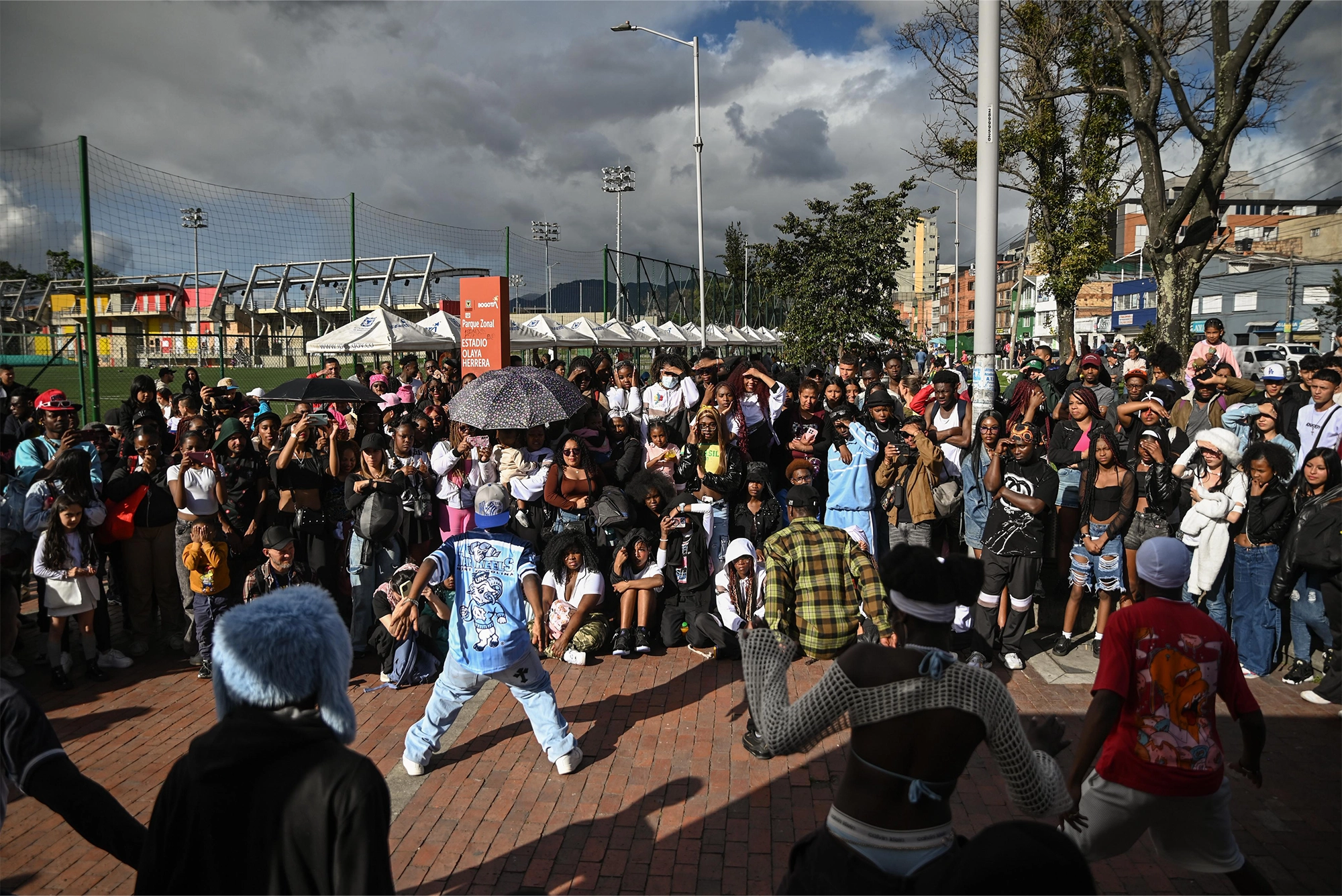 Foto de los espectadores disfrutando el evento.