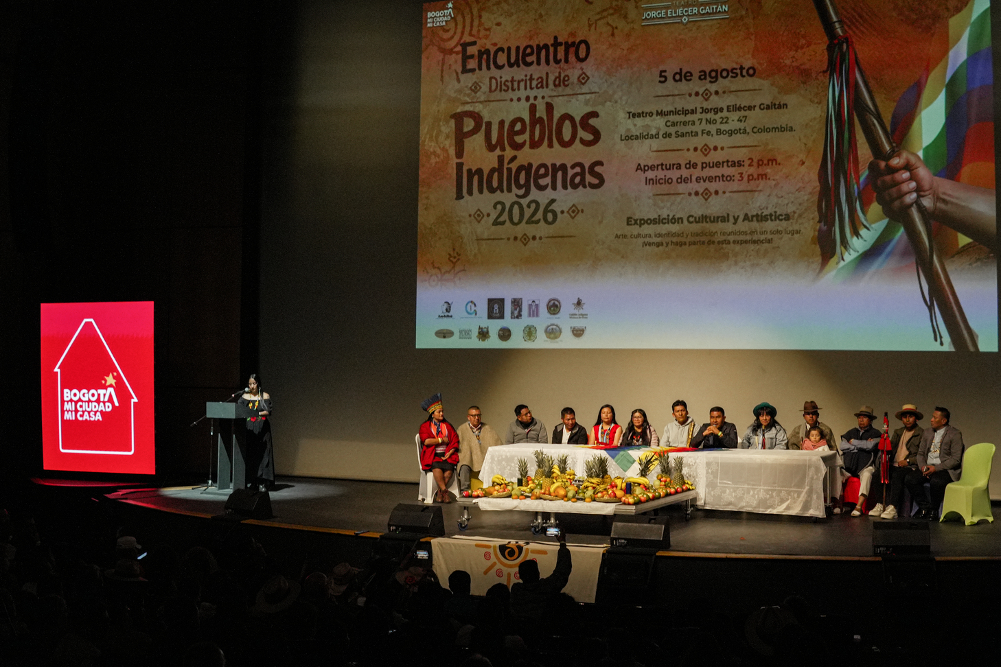 Foto de la mesa de los pueblos indígenas en el encuentro