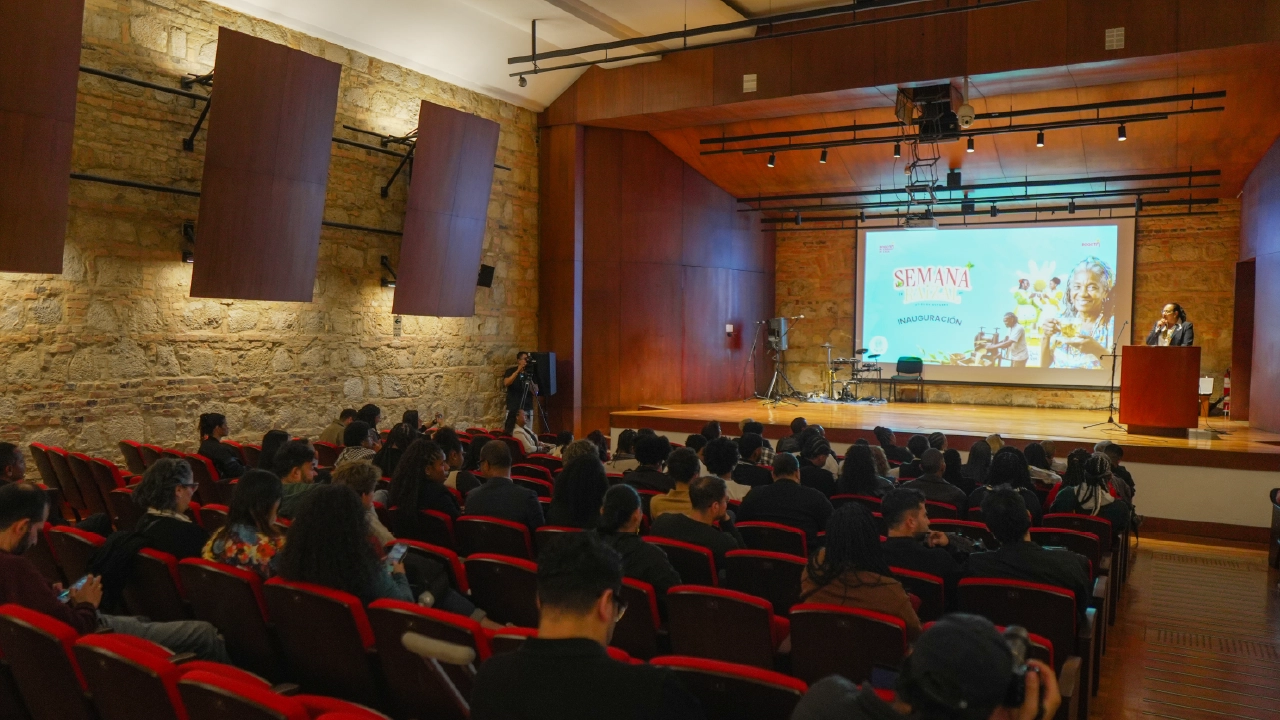 Foto del auditorio donde se desarrollo el evento