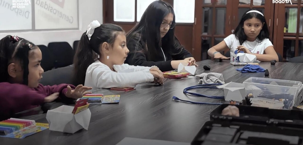 Niños y niñas de Los Mártires exploran su creatividad y talento