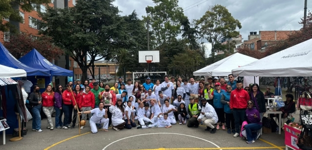 Equipo de Diálogo en acción inspiradora