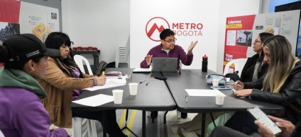 Ciudadanos de Bogotá participaron con Golab en diálogos sobre acoso y residuos, aportando ideas para transformar comportamientos y fortalecer convivencia.