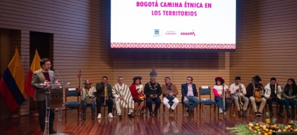 Imagen conmemorativa de la posesión de autoridades indígenas