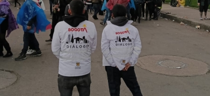 Equipo dialogo en concierto System of a Down