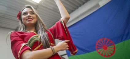 Mujer gitana danzando