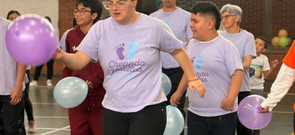 Baile y festejo de las personas con discapacidad que disfrutaron del Festival