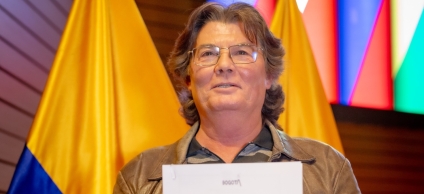 Ceremonia de toma de juramento para ser colombianos y colombianas por adopción. 