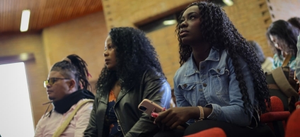 Personas asistentes al primer evento de la Semana de la Diáspora Palenquera en Bogotá.