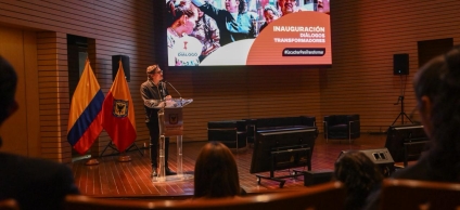 Gustavo Quintero, Secretario Ditrital de Gobierno dirigiendose a la audiencia en la semana del diálogo