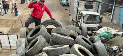 Llantas recogidas en volqueta