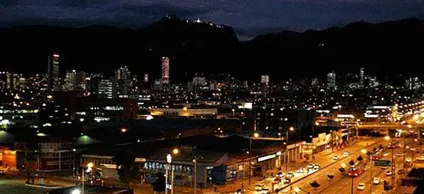 Foto panorámica de Bogotá de noche