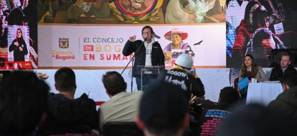 En la foto el secretario distrital de gobierno, Gustavo Quintero, dirigiéndose hacia la audiencia.
