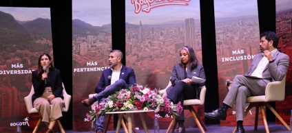 Panelistas de transporte conversando en el primer Congreso de la Bogotaneidad