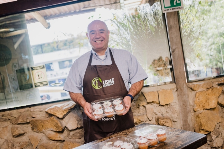 Foto de Carlos Alberto Moreno y su emprendimiento