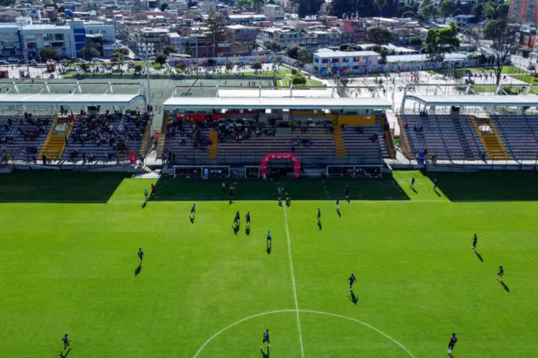 Foto panoramica de la cancha del Olaya donde se desarrolló el torneo
