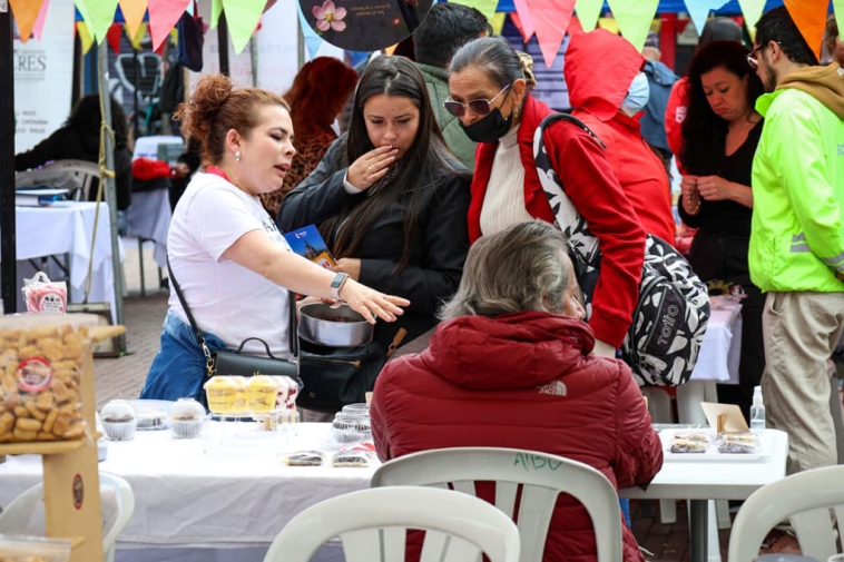 Foto de varias participantes en la feria