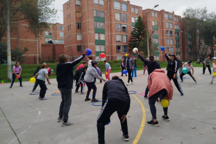 Actividad fisica en parque de adultos mayores