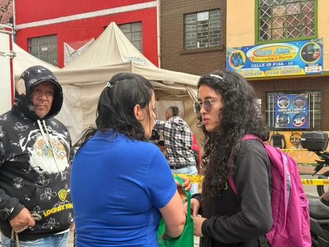 Imagen de la entrega de alimentos a centros de bienestar animal.