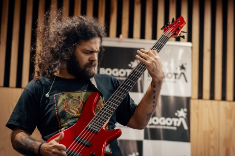 Audiciones festival Rock Kennedy - Guitarrista con barba. 